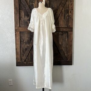 Sabrina by Mervyns Vintage Ivory Satin lace beautiful gown